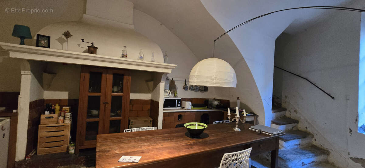 Maison à MONTPEYROUX