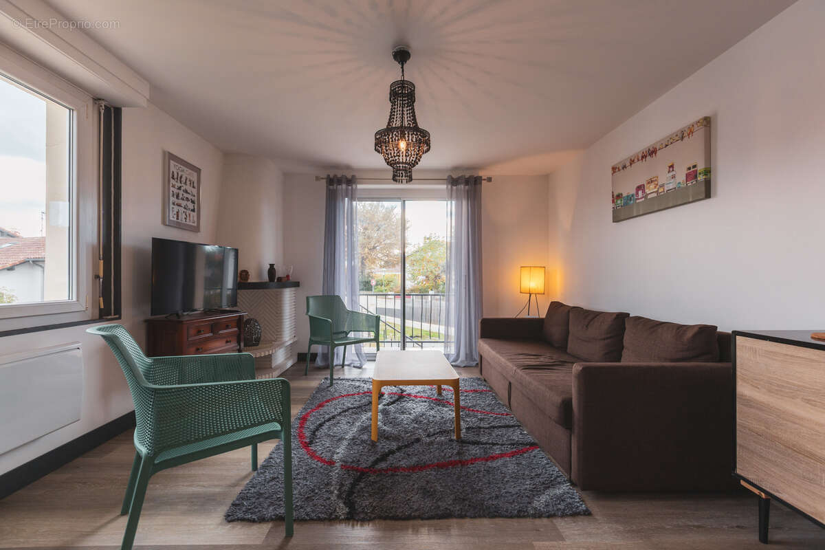 Appartement à ANGRESSE