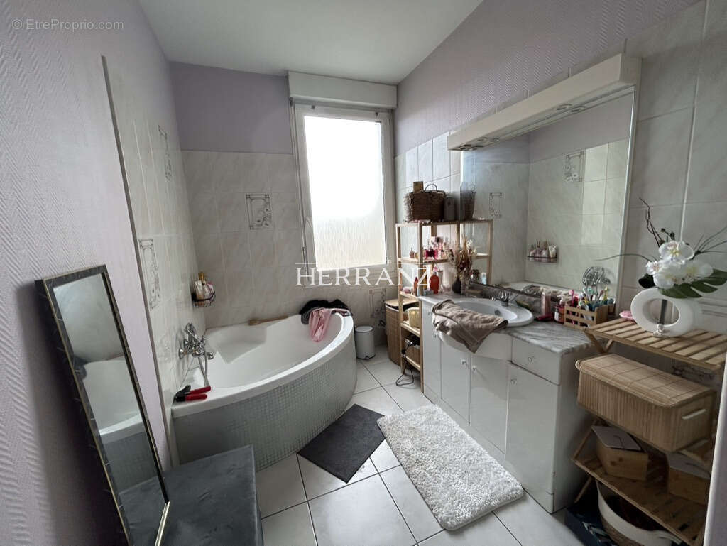 Appartement à SAINT-DENIS-DE-PILE