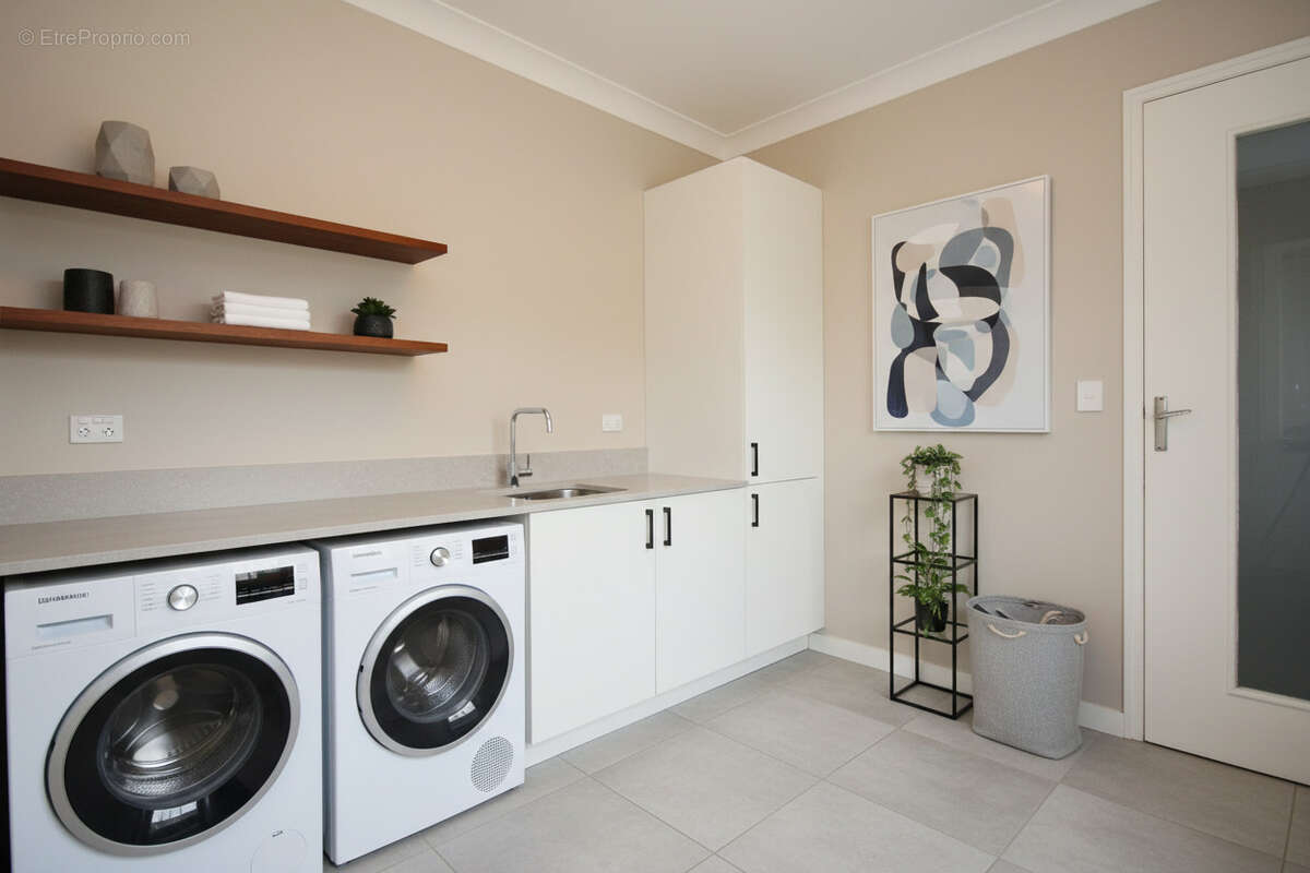 Maison à LE MESNIL-SAINT-DENIS