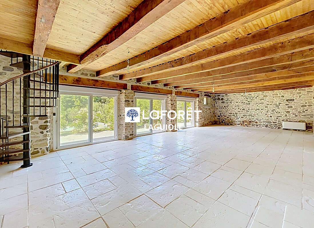 Maison Argences En Aubrac 8 pièce(s) 344 m2 - photo 6