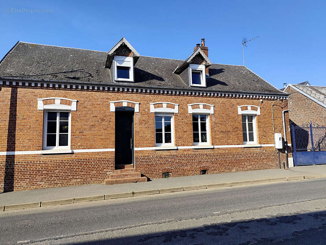 Maison à ACHEUX-EN-AMIENOIS