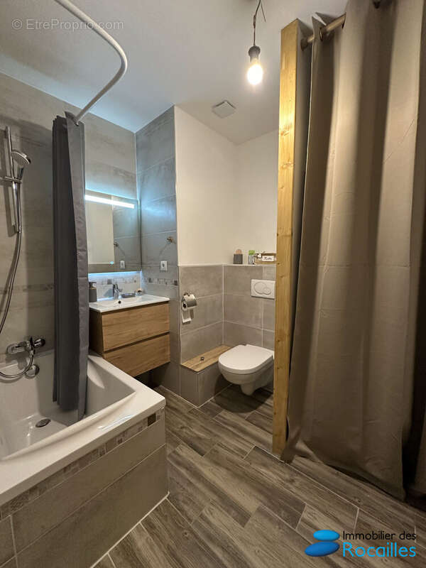 Maison à LA ROCHE-SUR-FORON