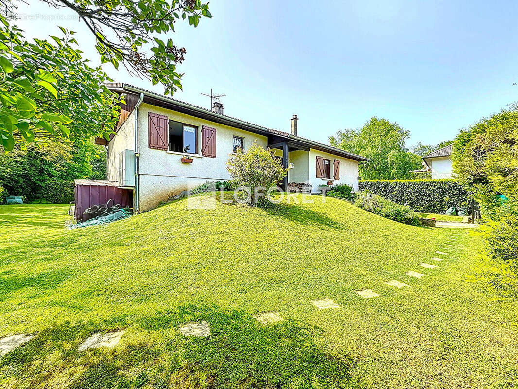 Maison à CHALLES-LES-EAUX