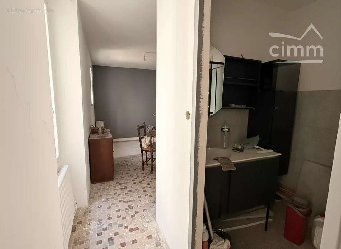 Blois centre historique — un immeuble à façonner, une opportunité à exploiter - photo 3