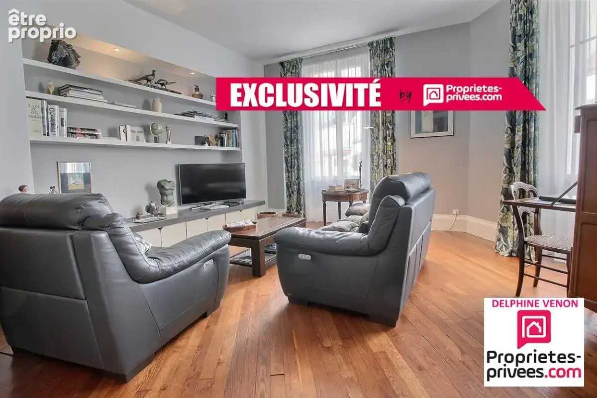 Exclusivité - Maison bourgeoise en hyper centre à Chateauneuf Sur Loire avec double garage, cave et dépendance - photo 4