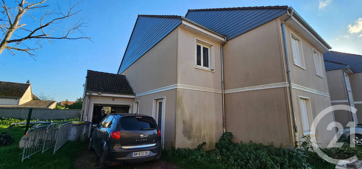 Maison à ALLUYES