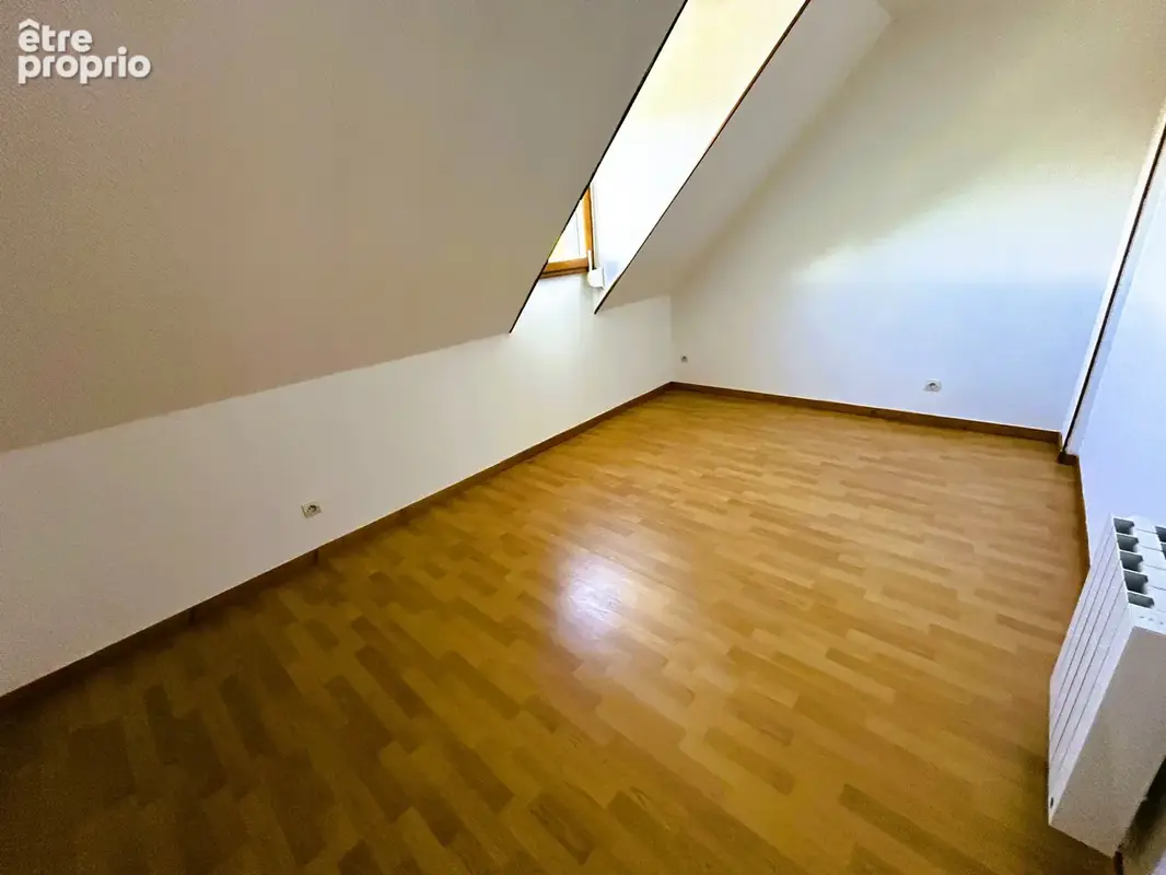 Maison familiale vivable de plain-pied 4 chambres + bureau - garage - beau terrain clos - photo 13