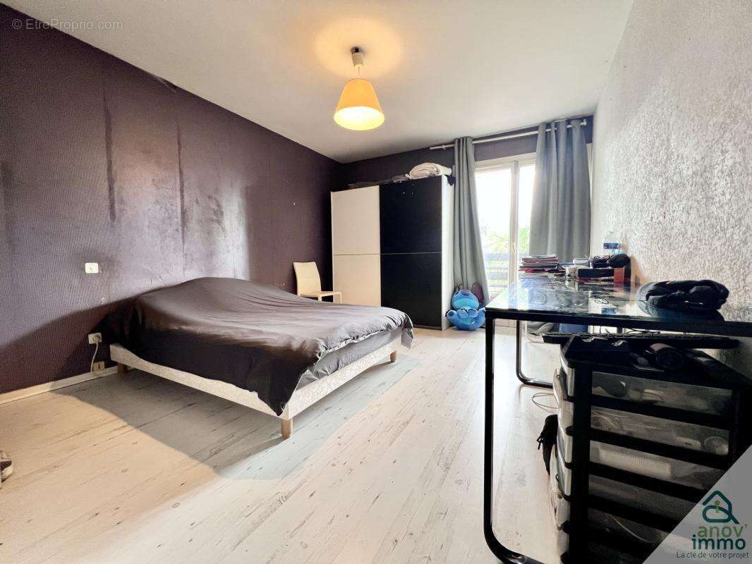 Commerce à NIEUIL-L'ESPOIR