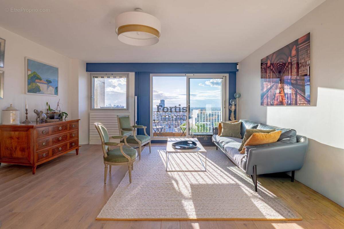 Appartement à PARIS-18E