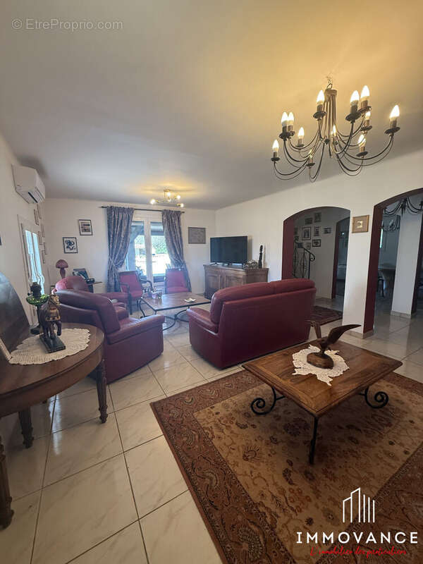 Maison à LEZAN