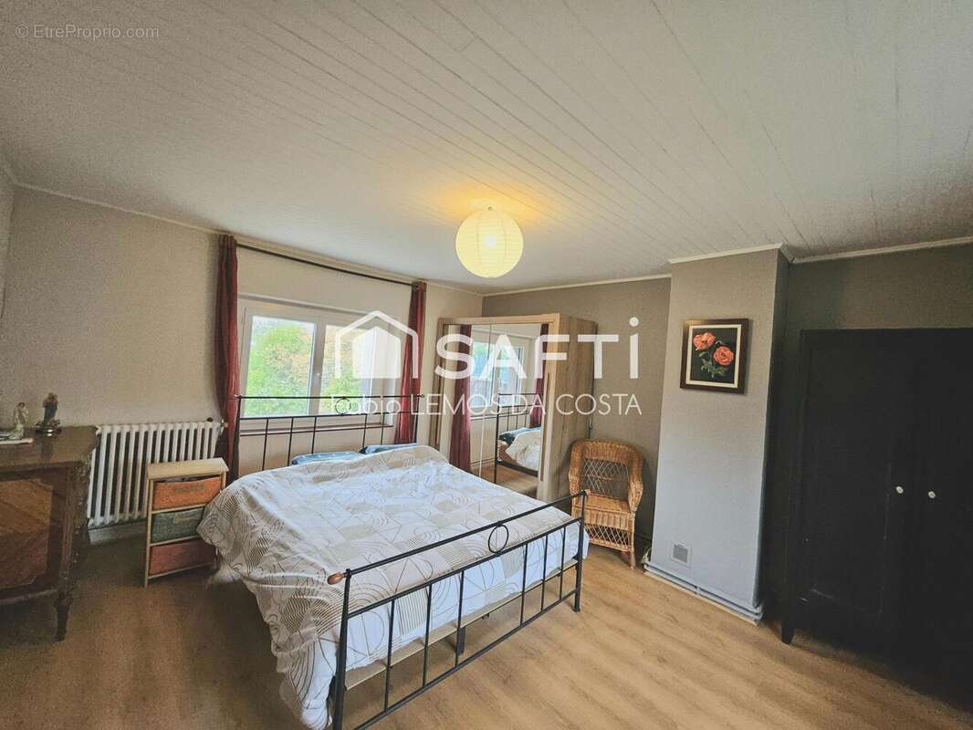 Maison 112 m² à Gondrin  - photo 4