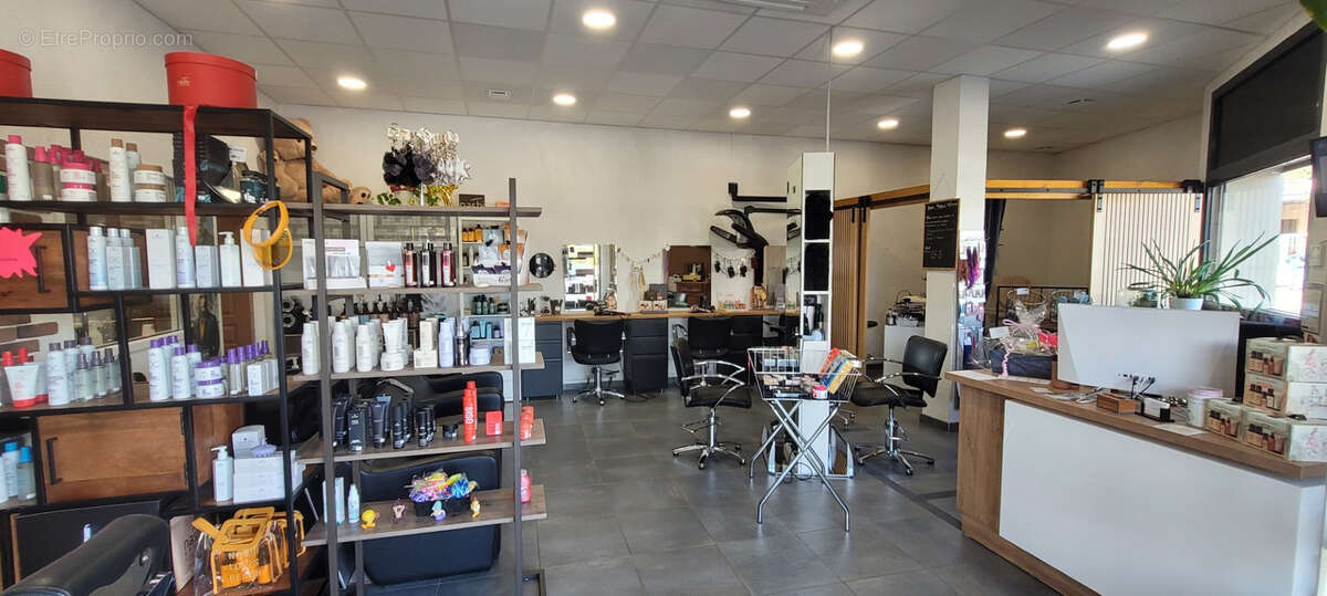 Commerce à SOLLIES-PONT