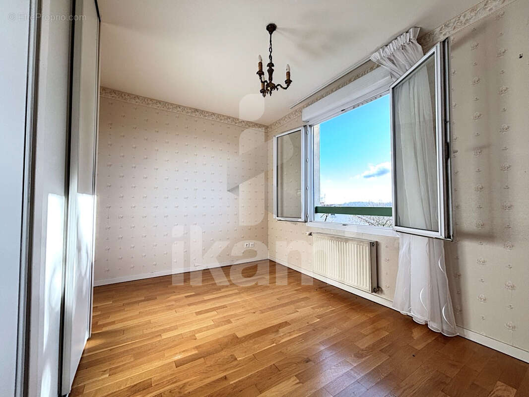 Appartement à CRAPONNE