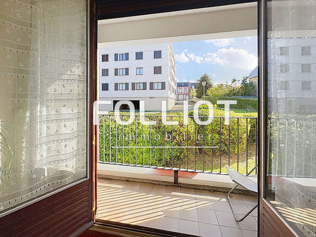 Appartement à DONVILLE-LES-BAINS