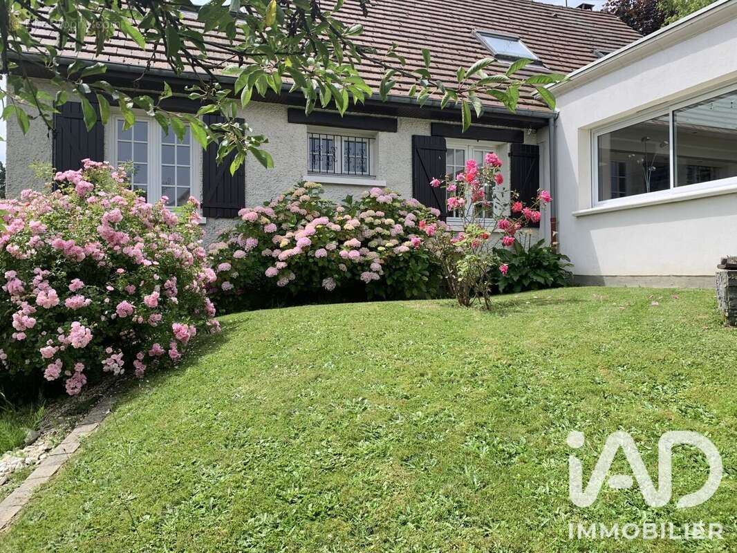 Maison 183 m² à Saint-Paul  - photo 3