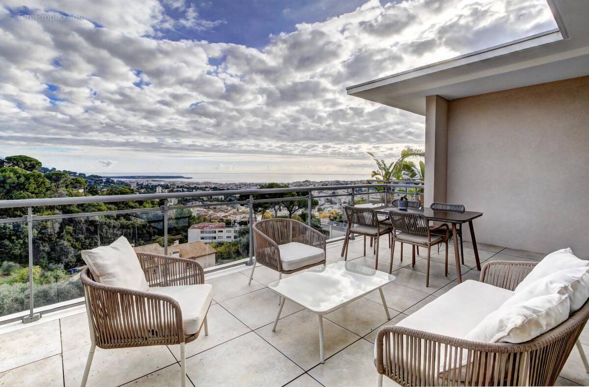 Appartement à LE CANNET