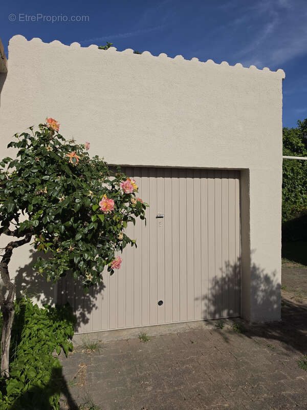 Maison à MOURIES