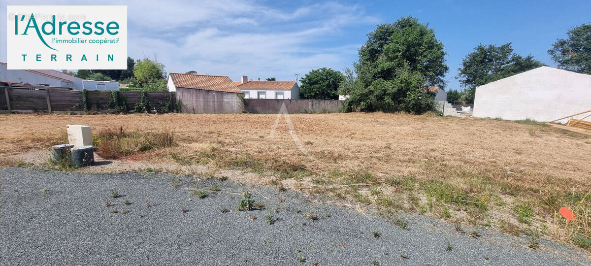 Terrain à COMMEQUIERS