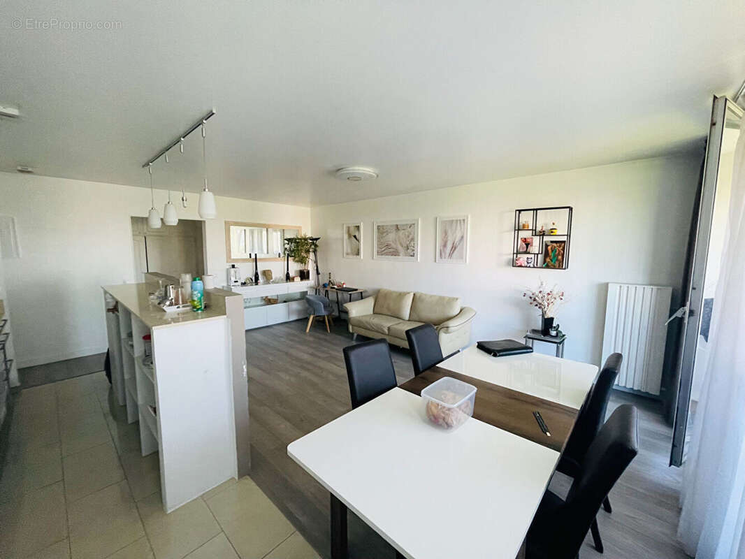 Appartement à SARTROUVILLE