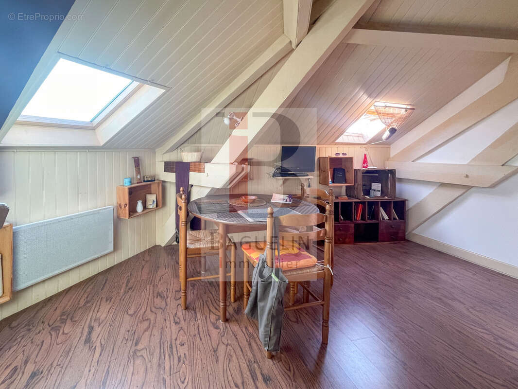 Appartement à FOURAS