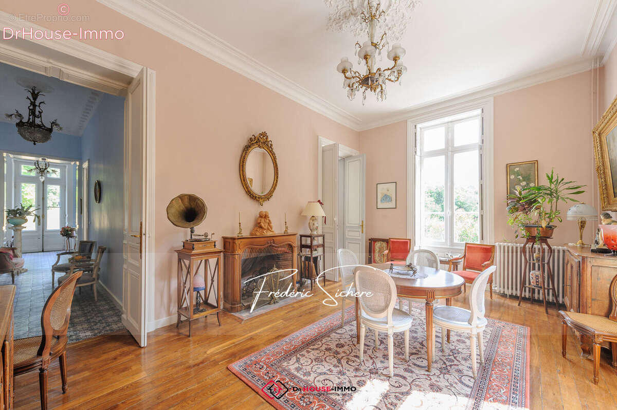 Maison à SAINT-JEAN-D&#039;ANGELY