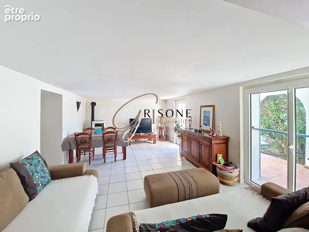 Villa de caractère de 160 m² avec piscine à Sanary Sur Mer - photo 2
