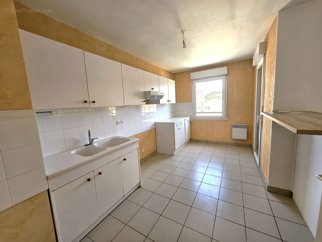 Appartement à LE PEAGE-DE-ROUSSILLON