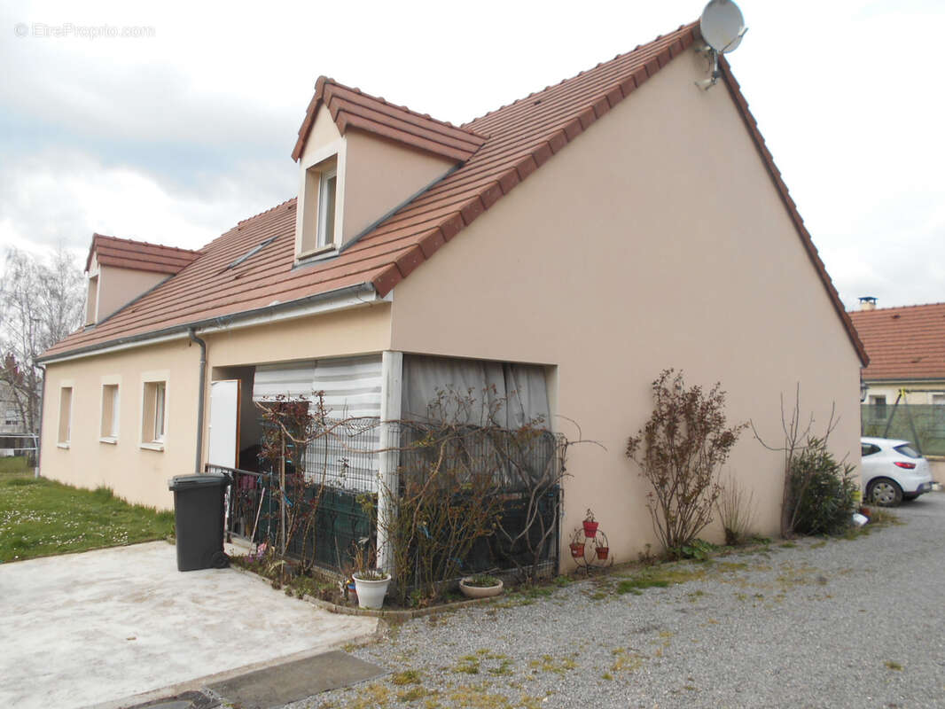 Maison Vierzon Nord - T8 - photo 2