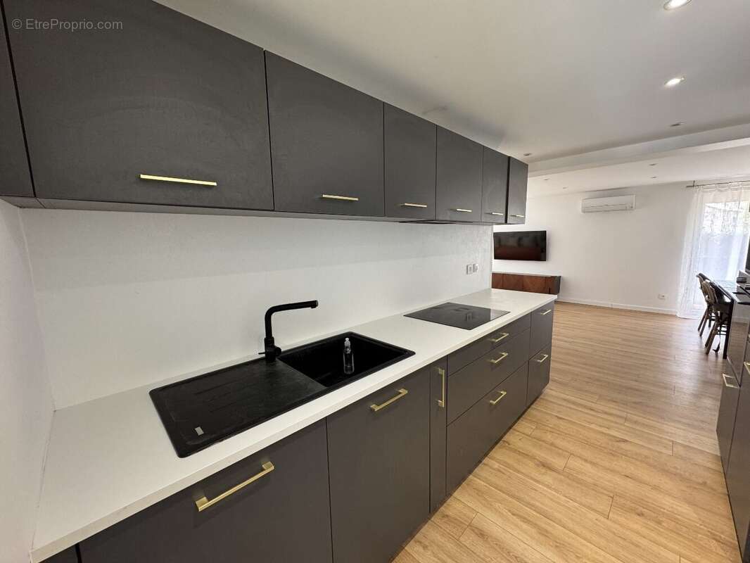 Sete t5 a vendre au milieu d'un parc - photo 5