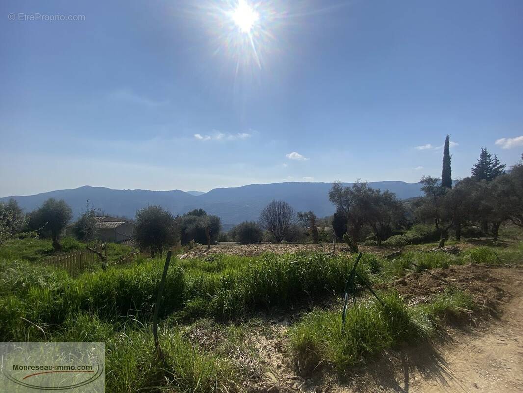 Terrain à BERRE-LES-ALPES