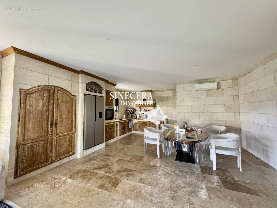 Maison à COURS-DE-PILE