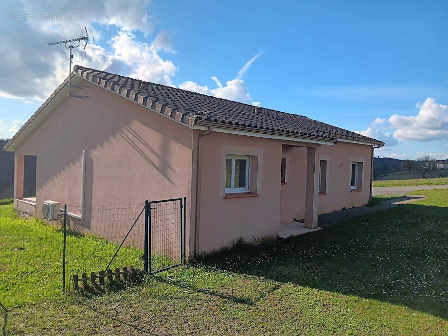 Maison à LA SALVETAT-BELMONTET