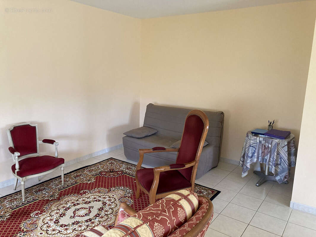 Maison à DONVILLE-LES-BAINS