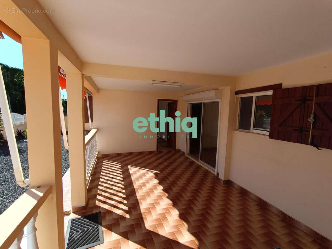 Maison à SAINTE-ROSE