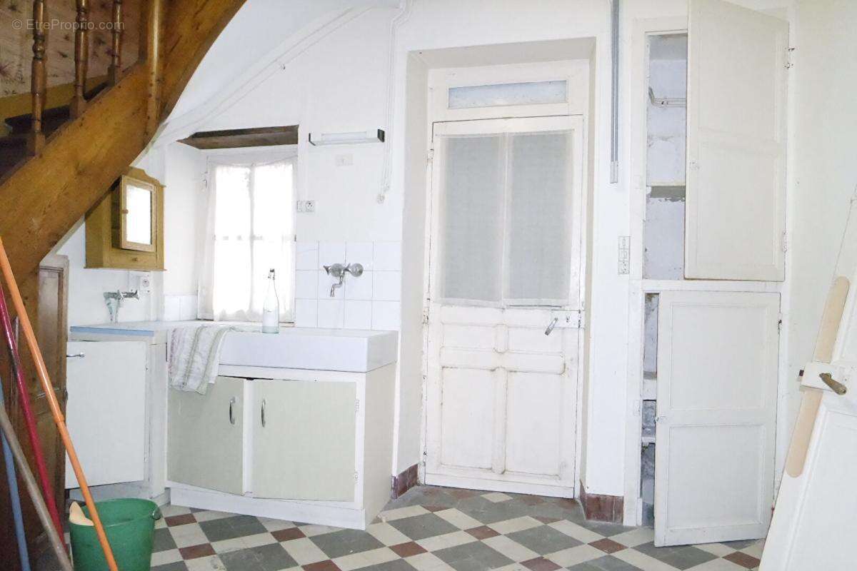 Sainte solange immeuble a renover de 140m² - photo 5
