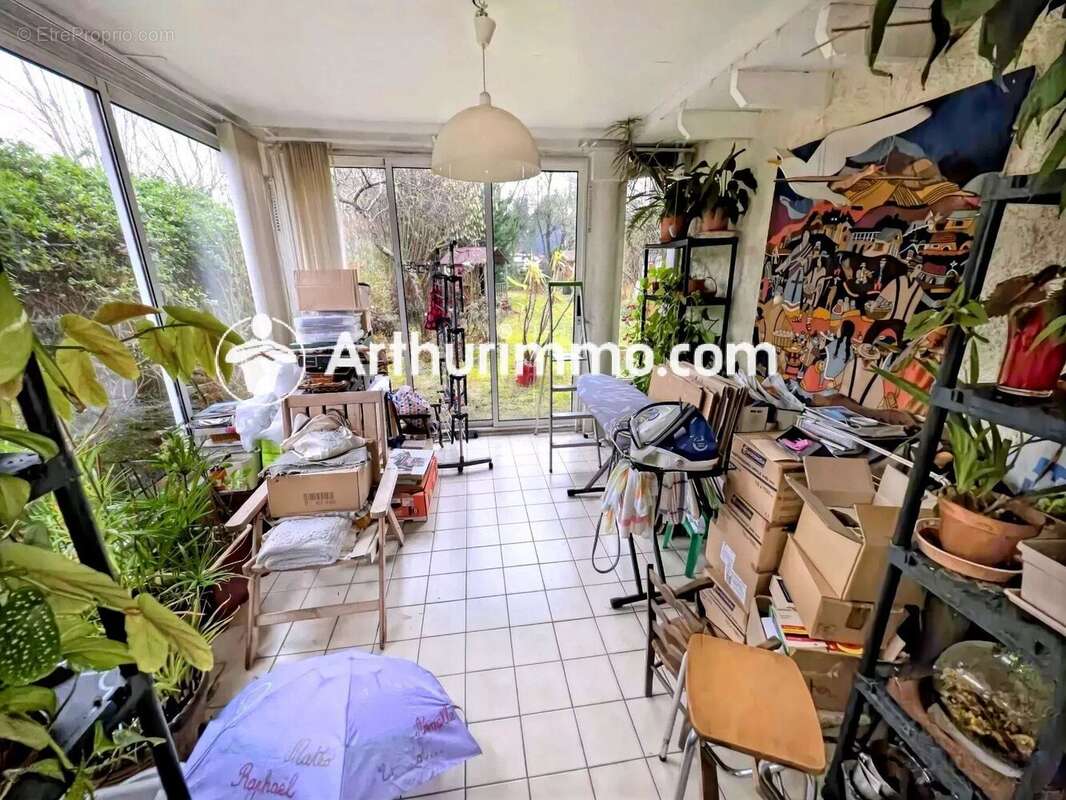 Appartement à SAVIGNY-LE-TEMPLE