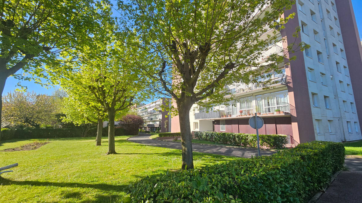 Appartement à HOUILLES