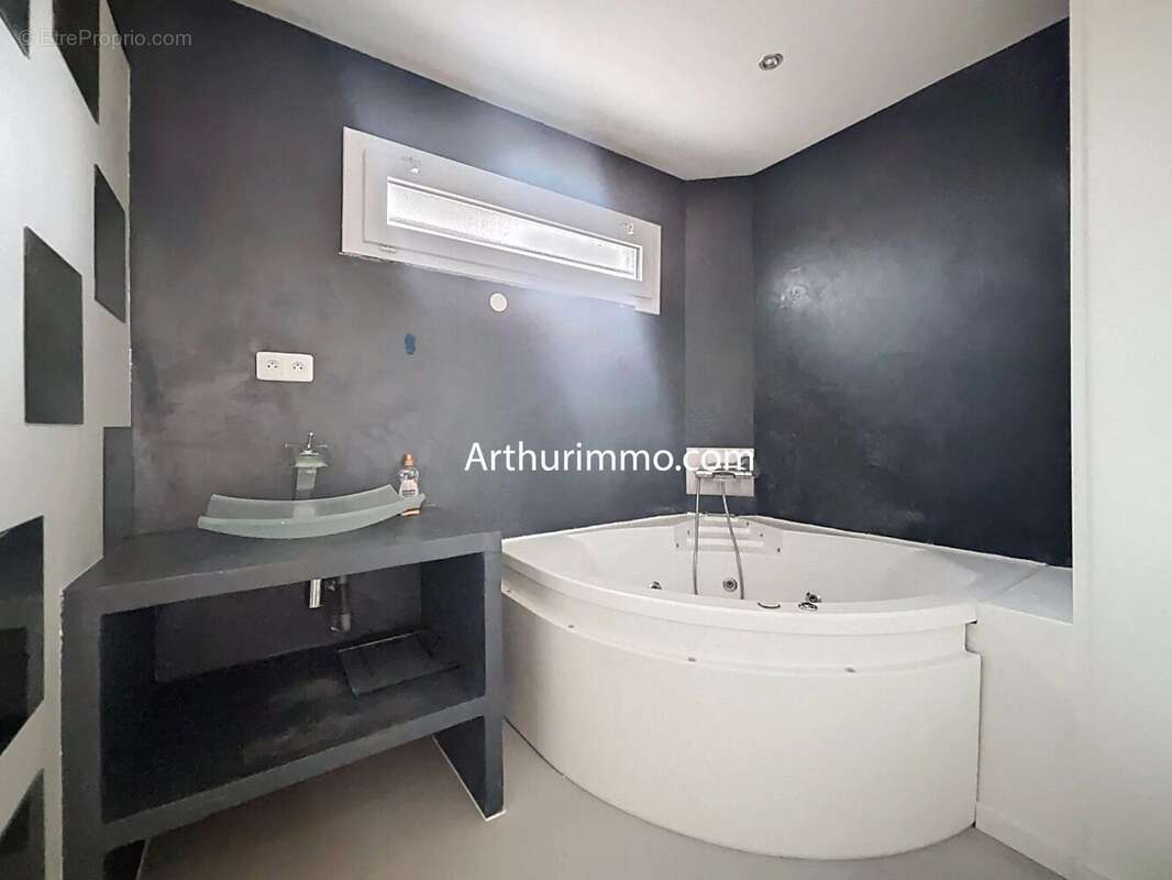 Maison à LIMEIL-BREVANNES