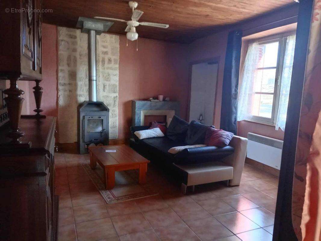 Maison à SAINT-DENIS-DU-PIN