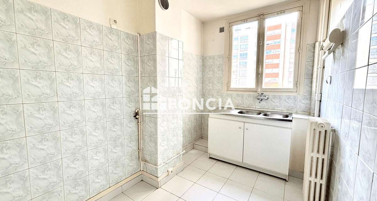 Appartement à PARIS-14E
