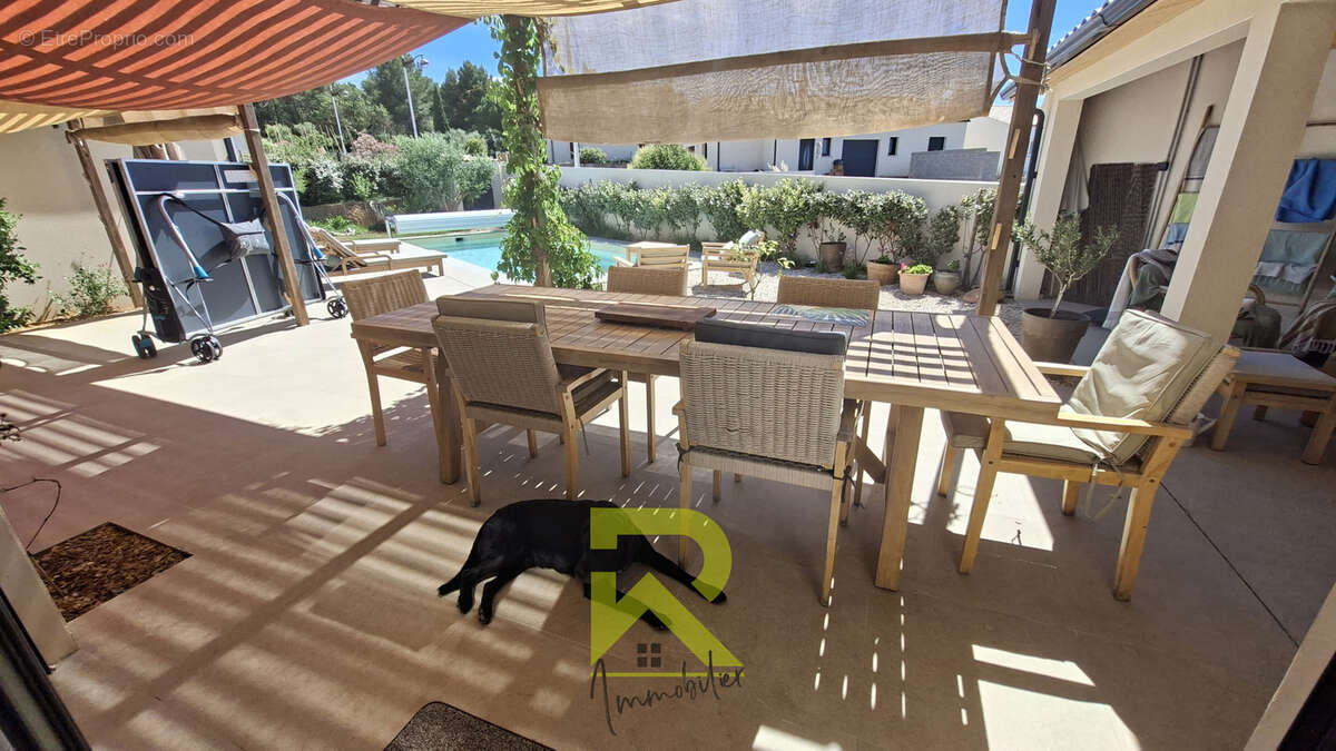 Villa contemporaine déc 2021 137m2 · Piscine · Pool house 40m2 · Suite parentale 4 chambres - parking 5 places - photo 2