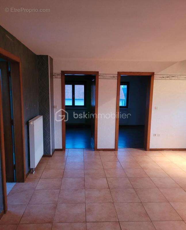 Grande maison familiale avec 2 logements, dépendances, hangar et box chevaux – Epping - photo 10