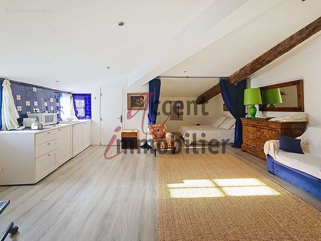 Maison à L&#039;ISLE-SUR-LA-SORGUE