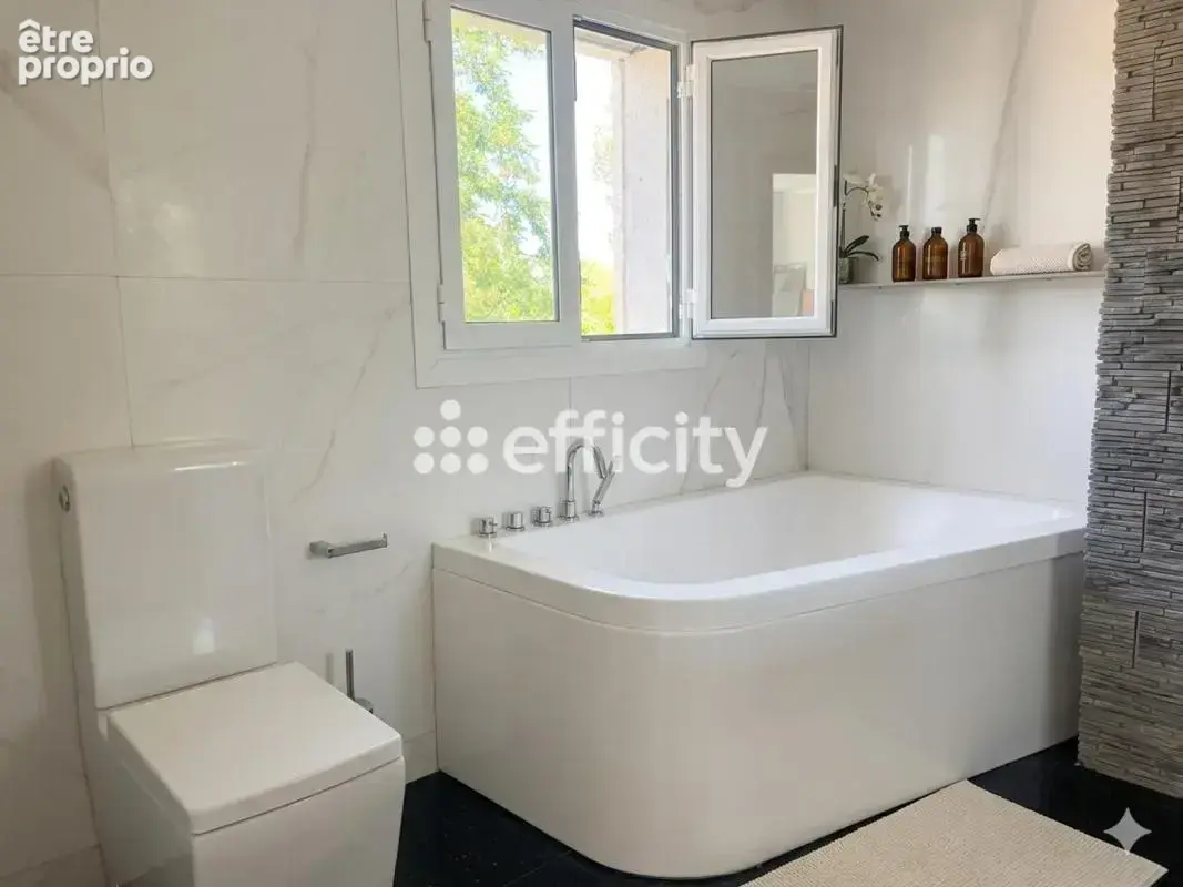Maison 5 pièces 152 m² à vendre à La Bouilladisse (13720) - photo 12