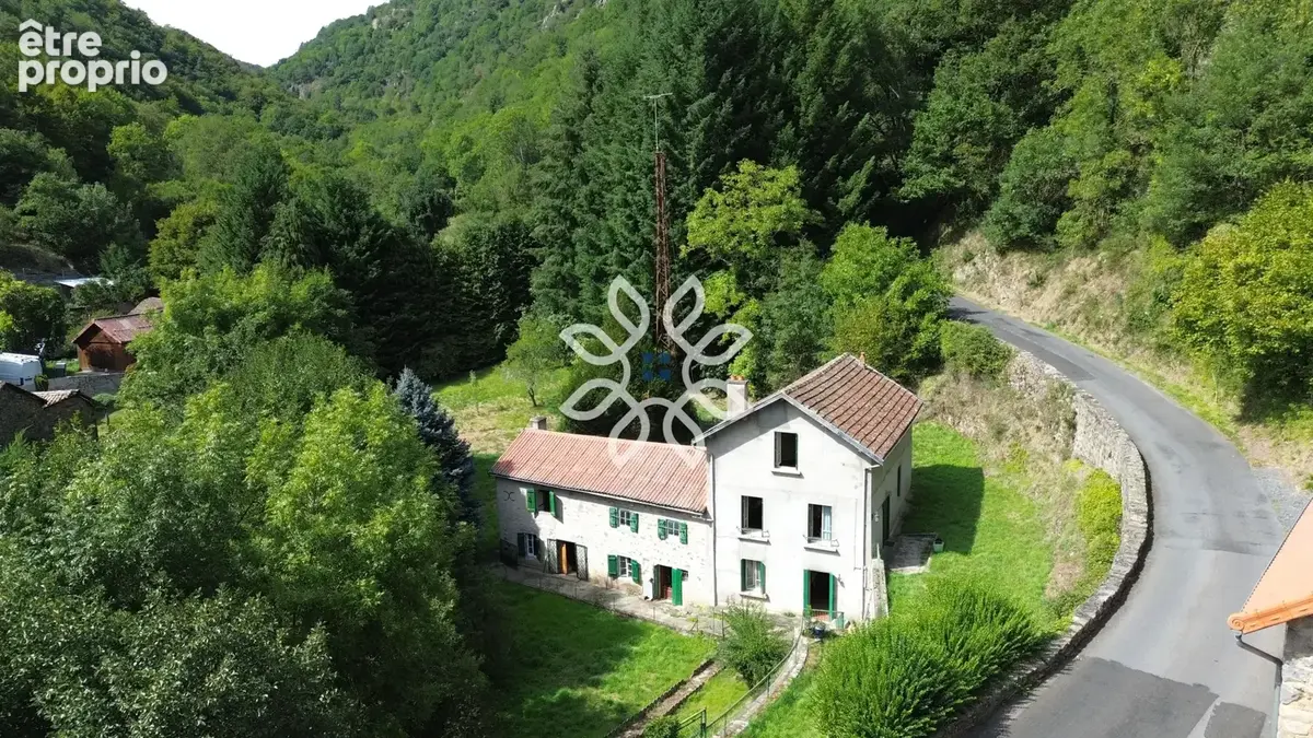 Maison de caractère avec droit d’eau et vaste terrain - photo 2