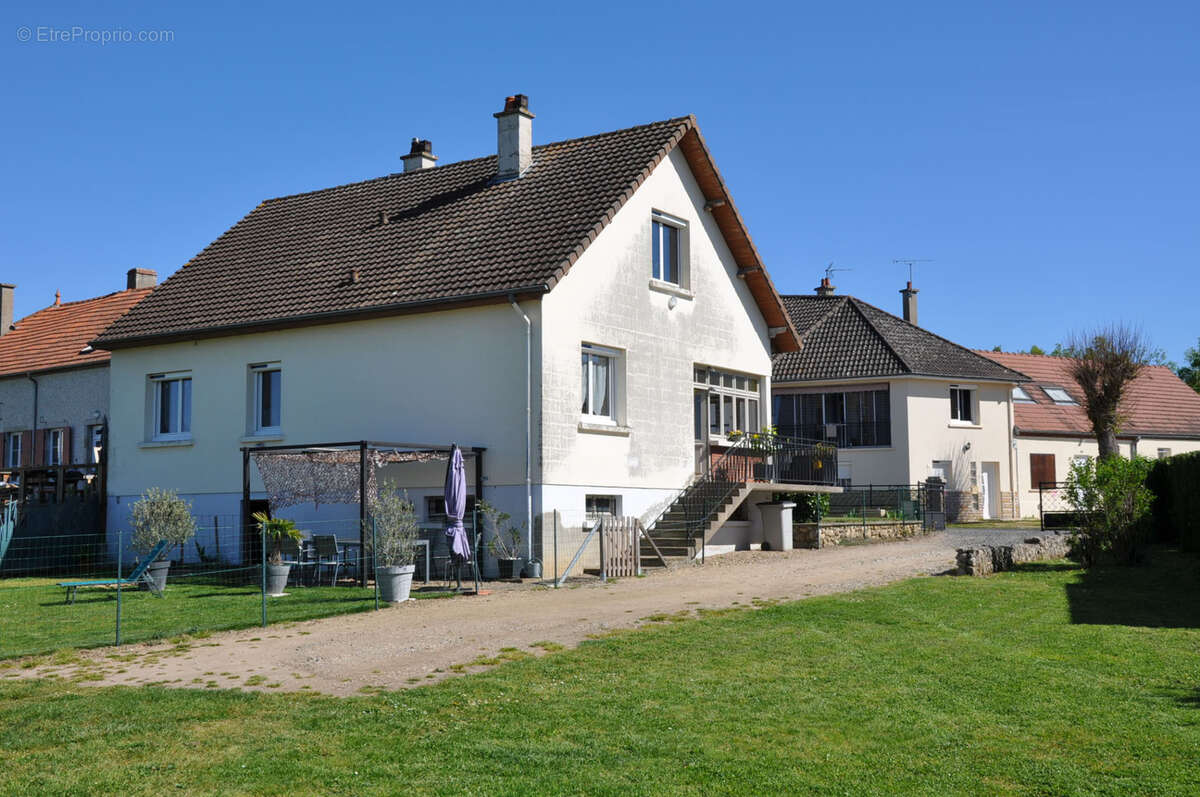 Maison à SAINT-GERAND-DE-VAUX