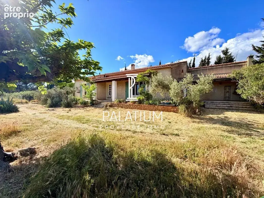 Villa traditionnelle de plain-pied de 155 m² – Au pied des collines de Pélissanne - photo 2