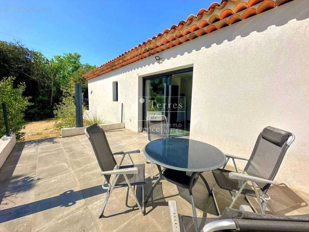Maison à REGUSSE