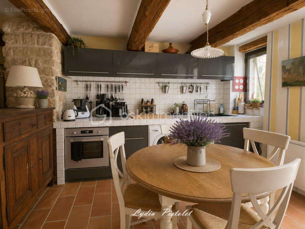 NOUVEAUTÉ - SAIGNON (84) - Authentique maison de village avec extérieur - photo 8